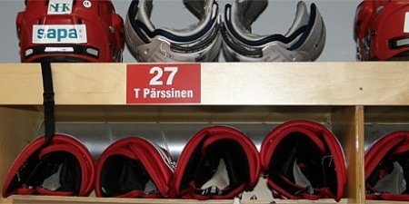 450x350-timo_paerssinens_plats_i_omklaedningsrummet3708.jpg