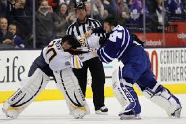 600x600-nhl-fight_0.jpg